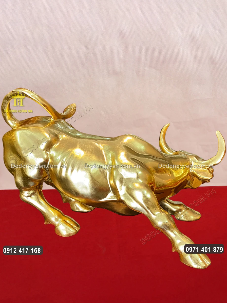 H&igrave;nh ảnh ph&iacute;a sau của bức tượng